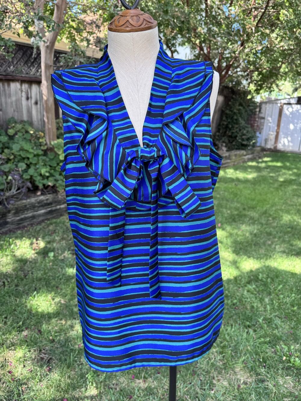 LOFT Women's M Sleeveless Blouse Top V-Neck Striped Ruffle Tie Lightweight Woven